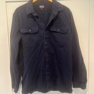 Patagonia Men’s Large Organic Cotton Navy Blue Long Sleeve Button Down Shirt